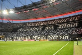 易游体育官方-关于法兰克福客场险胜塞维利亚，实力占优的信息