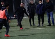 易游体育官方-足球比赛的意外