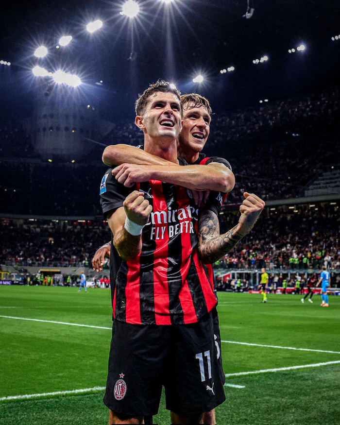 伊布神勇，AC米兰终结对手连胜的简单介绍